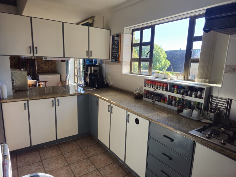 5 Bedroom Property for Sale in Stilbaai Wes Western Cape